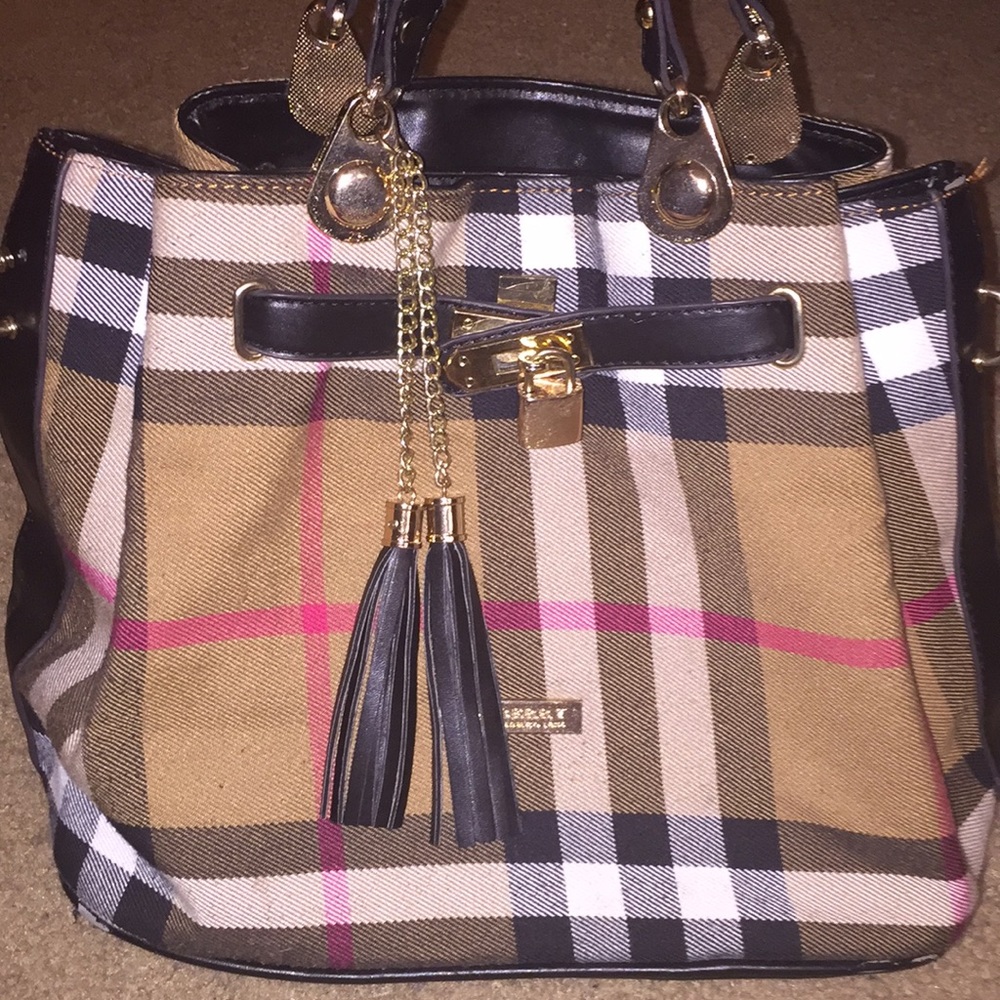 Burberry purse